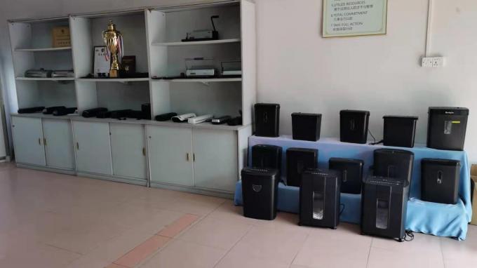 Máquina de trituração de folhas de papel de 5 folhas A4 de 10 litros de capacidade S606B fabricada na China 11